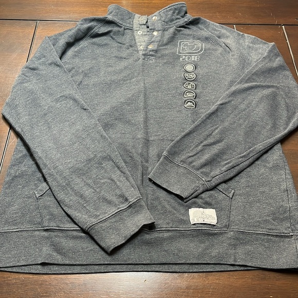 Disney 1/4 Button Down Mickey Sweater Men’s Size Extra Large - Picture 2 of 12